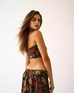 Gölcük Escort Leyla Uzun Bacaklarıyla Geliyor